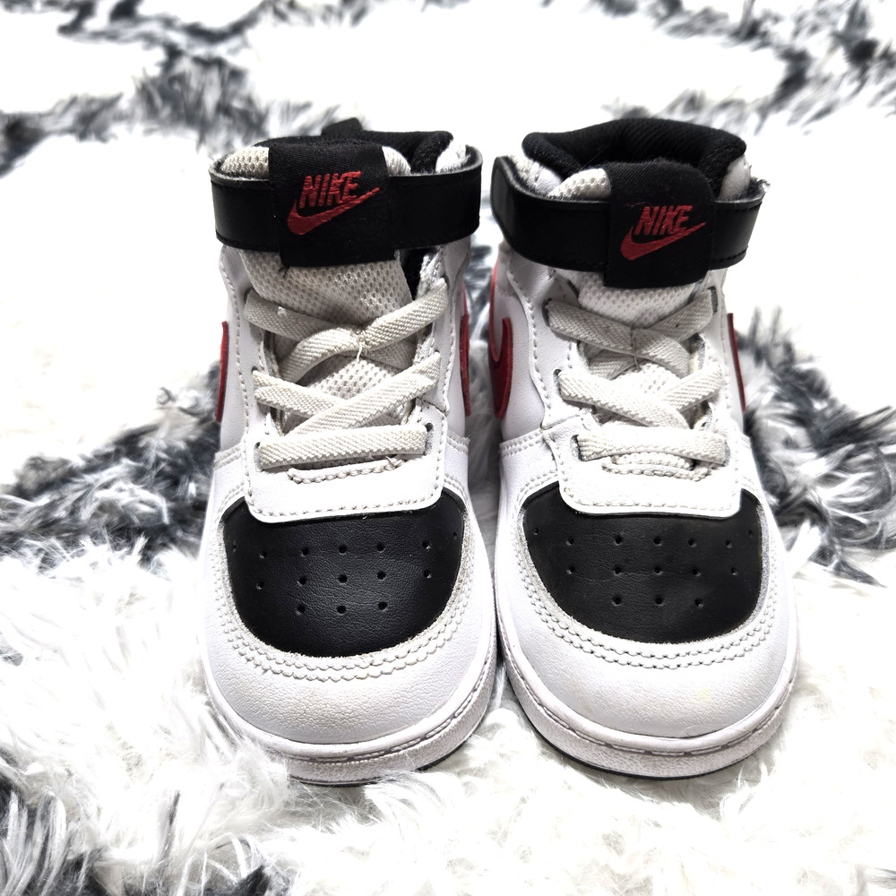 Nike Court Borough Mid 2 Size 5.5 Y